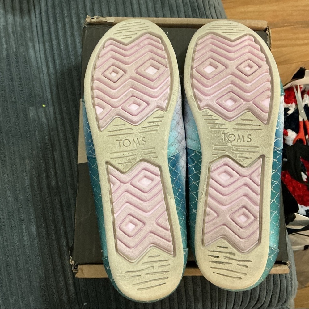 TOMS Women's Gradient Mermaid Slip-On Shoes - Blue and Pink - Picture 6 of 6